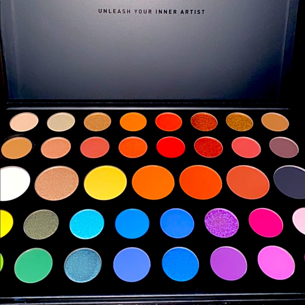 James Charles Morphe Eyeshadow Palette